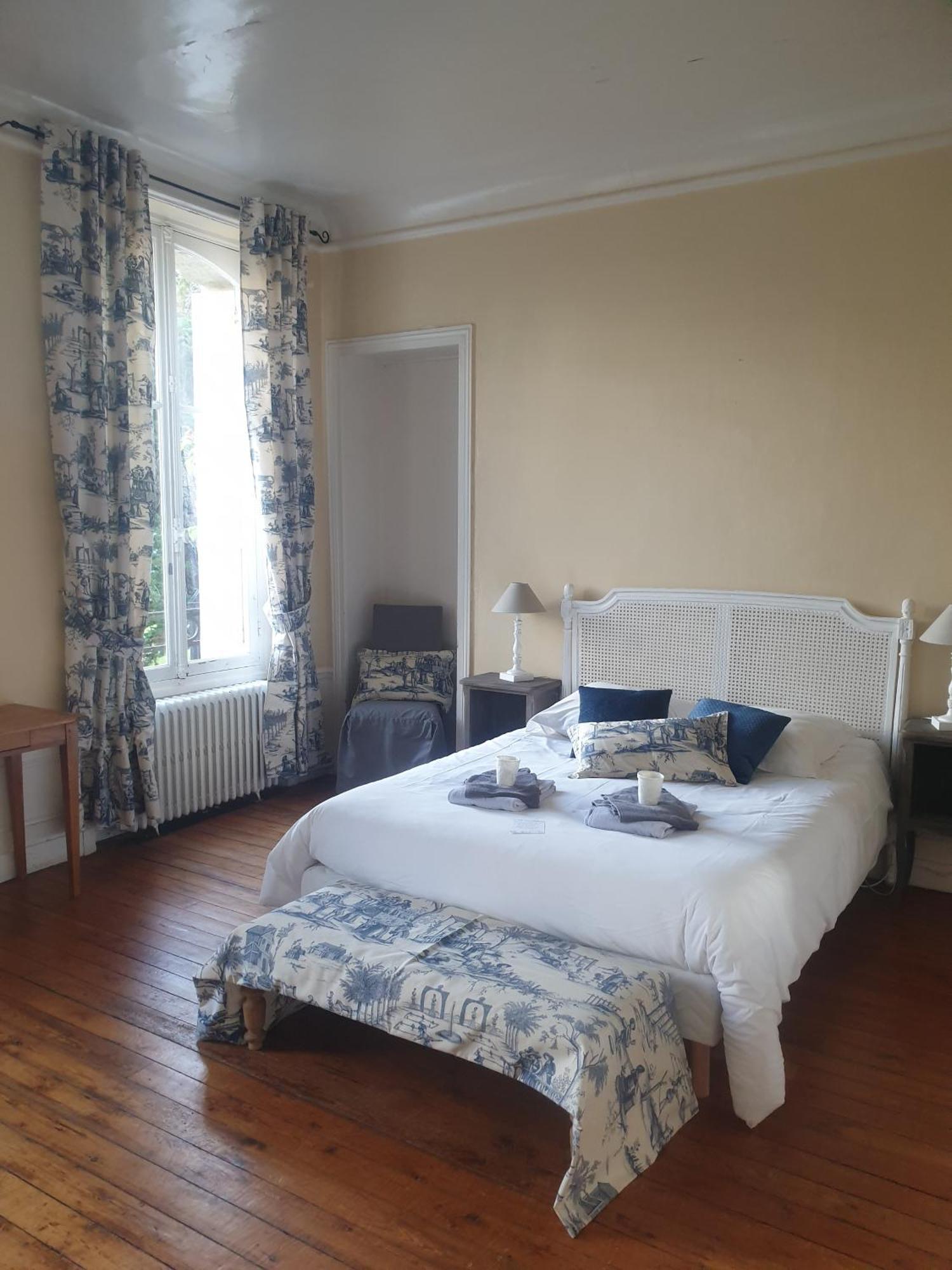 Chateau De Surville Surville  Room photo